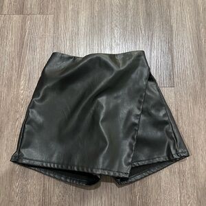 Zara Black Faux Leather Skort